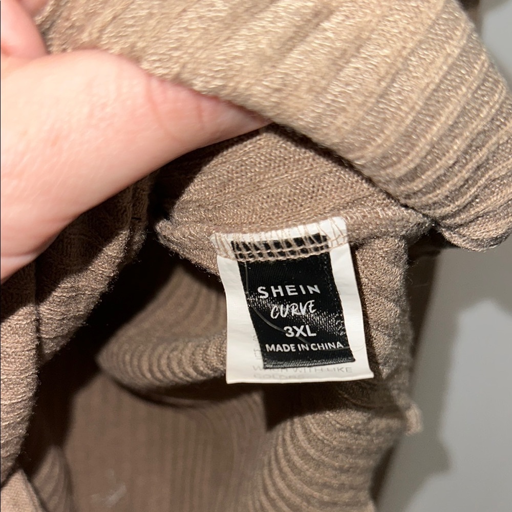 SHEIN Curve Brown Knit Top/ says 3x fits like 2x